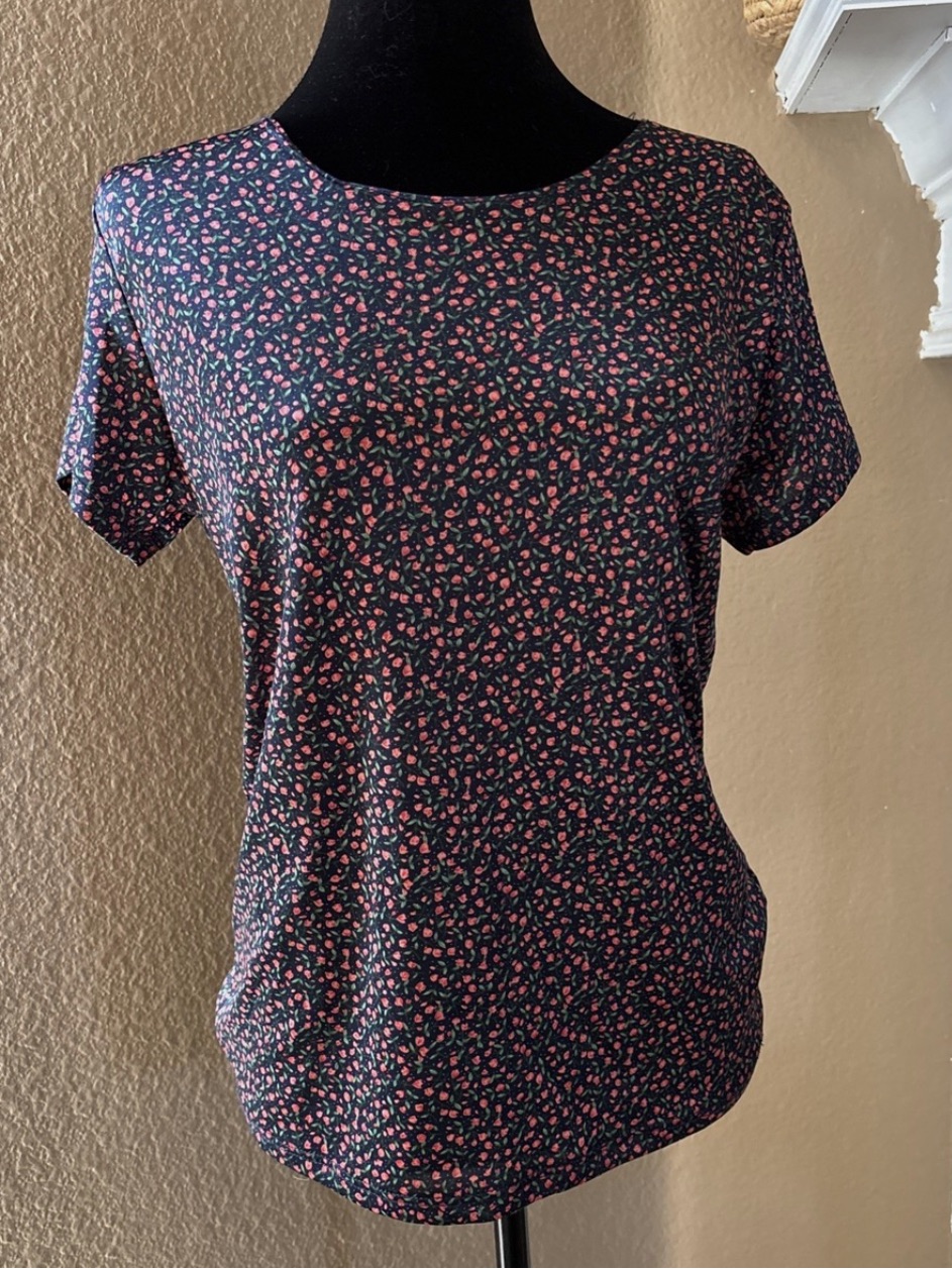 Vintage Y2k Black Red Floral Top Round Neck Size S Short Sleeve